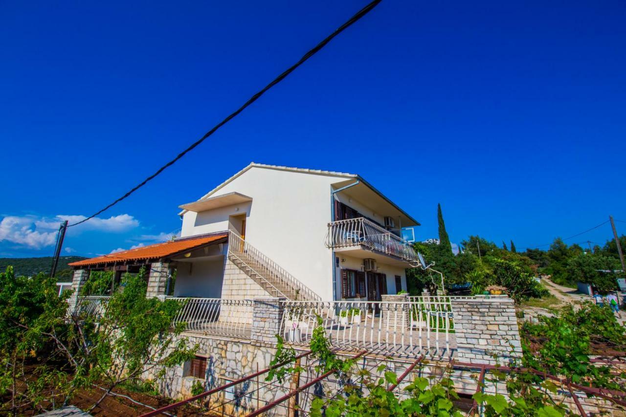 Apartmani Blagaic Maslinica Kültér fotó